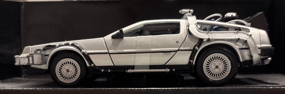 バックトゥーザフューチャーデロリアンダイキャストモデルパート2