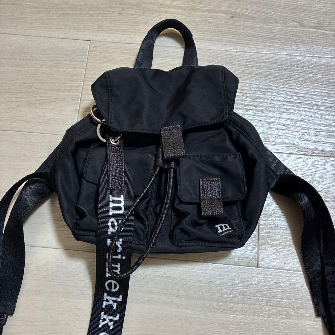 marimekko ブラック リュック・バックパック