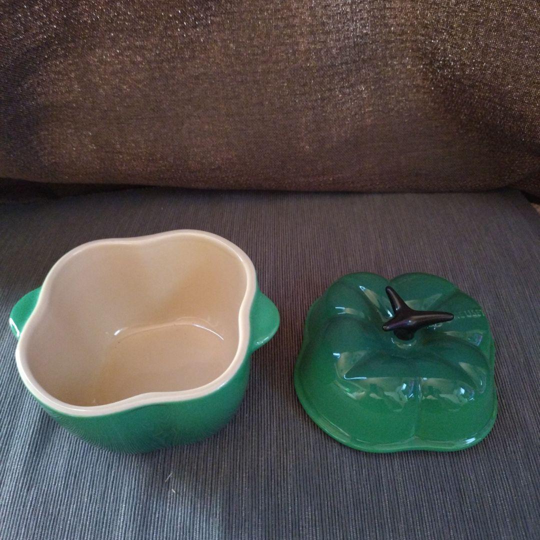 ル・クルーゼ ピーマン型 調理器具 2色セット - メルカリ
