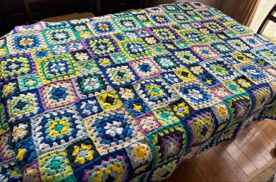 ハンドメイド✳︎大判✳︎グラニースクエア✳︎ブランケット✳︎マルチカバー セミオーダー可【受注生産】グラニースクエア ブランケット かぎ針編み