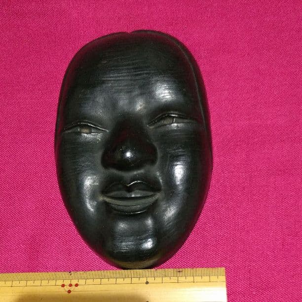 ✨陶器の飾り物、能面、壁掛け お面 壁掛け用 板付き 隈取 日本製 陶器 面 和風 能面飾り 歌舞伎面