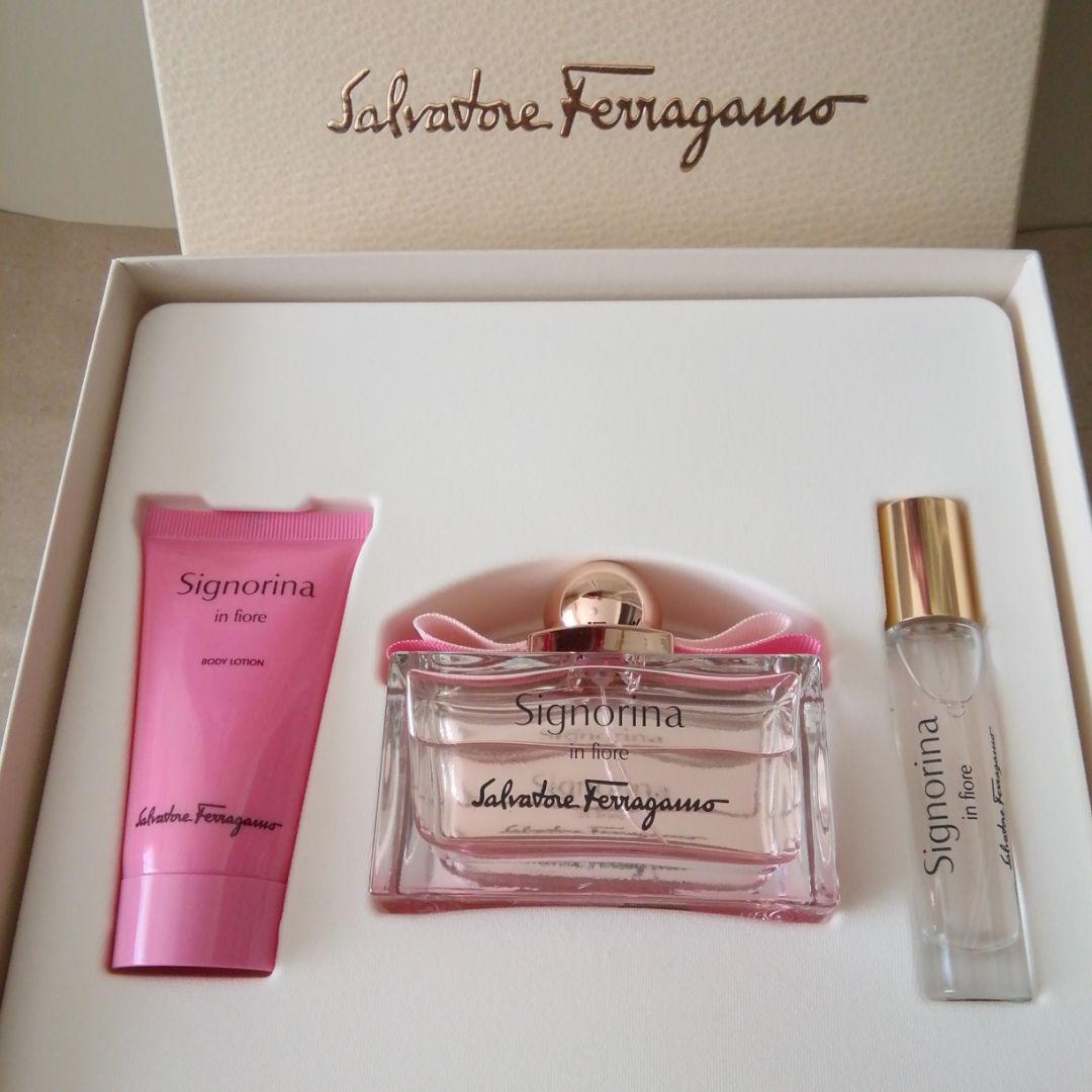 フェラガモ　シニョリーナ　インフィオーレ　コフレ　香水　ギフトセット