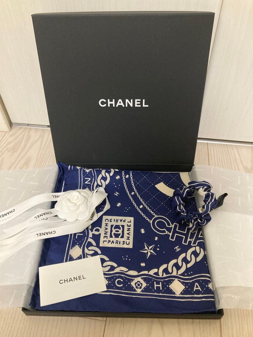 シャネル　シュシュ・スカーフ2点セット 楽天市場】未使用品 CHANEL シャネル 22C シュシュ スカーフ 2点セット