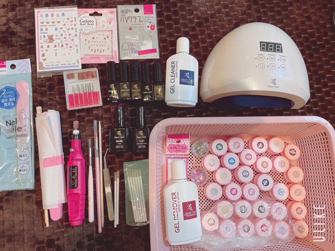 ジェルネイルキット　日焼けしない LEDライト 弱爪 傷爪でもＯＫ