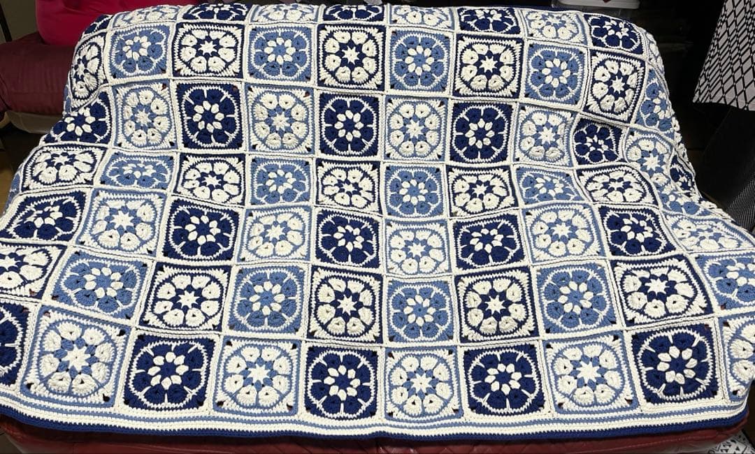 ハンドメイド　マルチカバー　大判サイズ　モチーフつなぎ　アフリカンフラワー