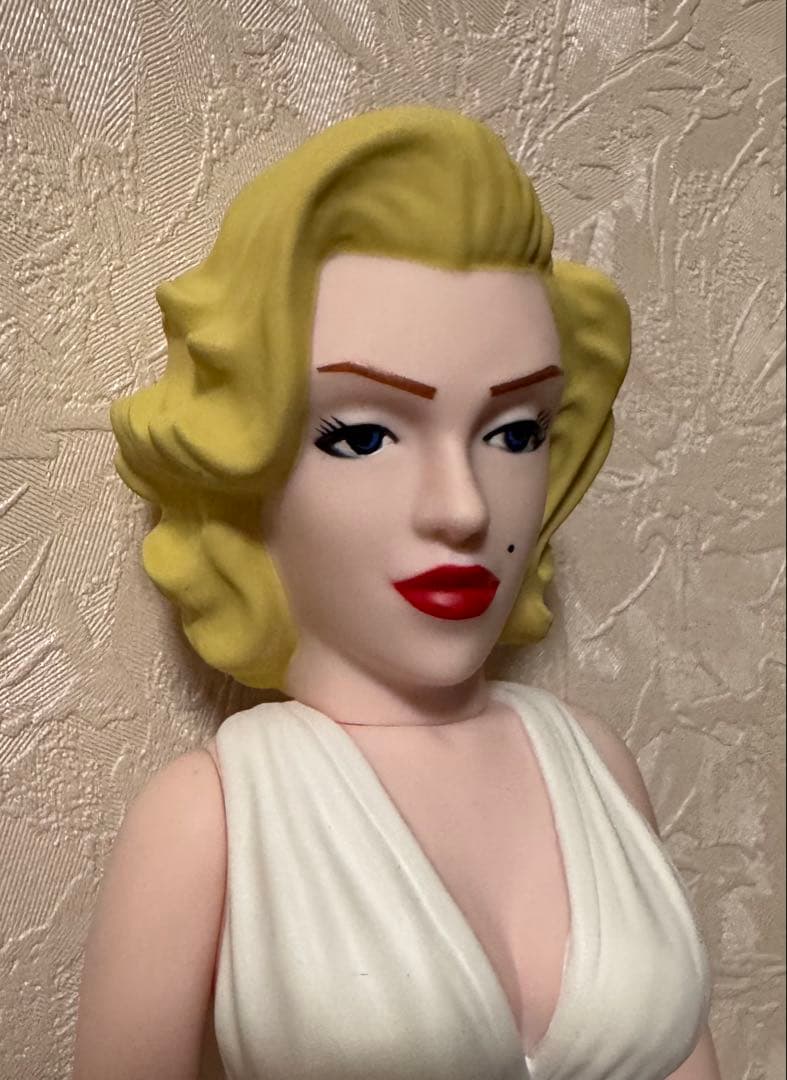 メディコムトイ　マリリン・モンロー　VCD ソフビ