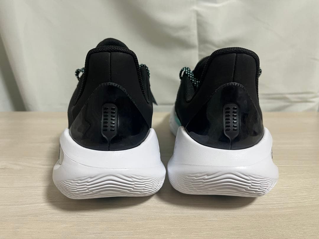 新品タグ付 アンダーアーマー カリー11 27.5cm バッシュ Curry11