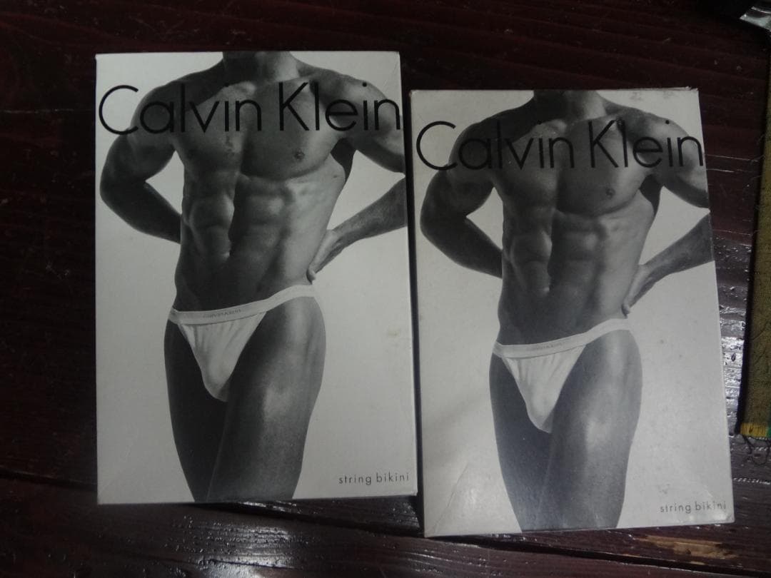   メンズ・カルバンクラインストリングビキニ 2枚セット Calvin Klein（カルバン・クライン） Calvin Klein(カルバンクライン