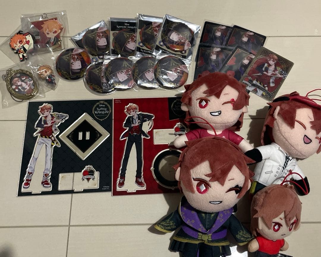 ツイステッドワンダーランド ツイステ エース・トラッポラ 缶バッジ まとめ売り ツイステッドワンダーランド ツイステ エース・トラッポラ 式典服 缶