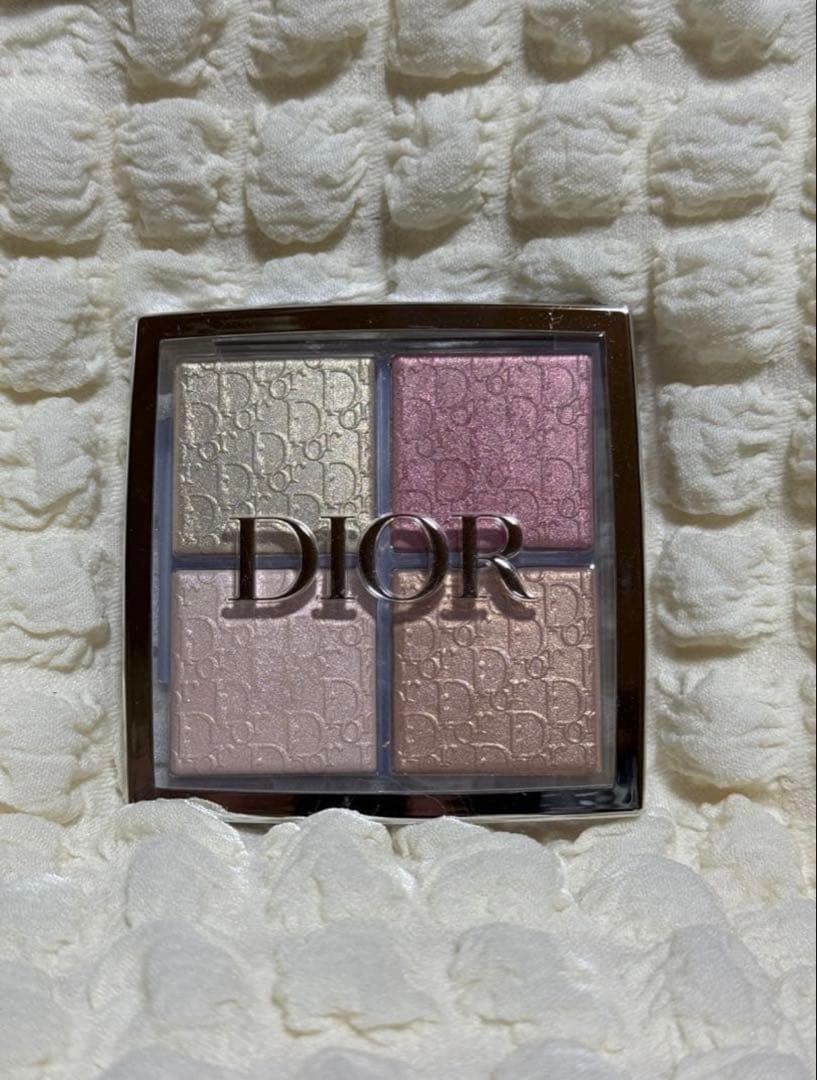 Dior 004 Rose Gold ハイライトパウダー