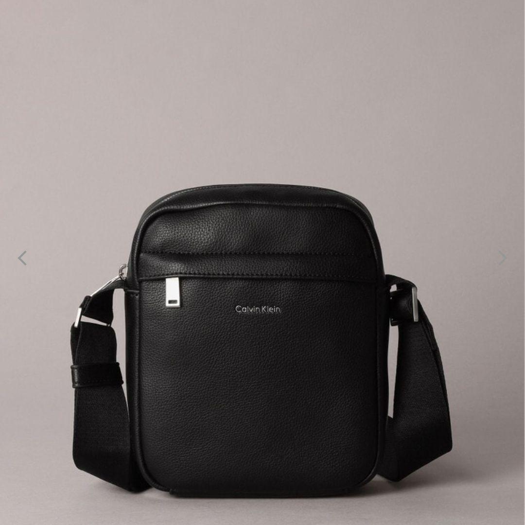 u*1様 カルバンクライン　クロスボディバッグ　レイズリポーターバッグ