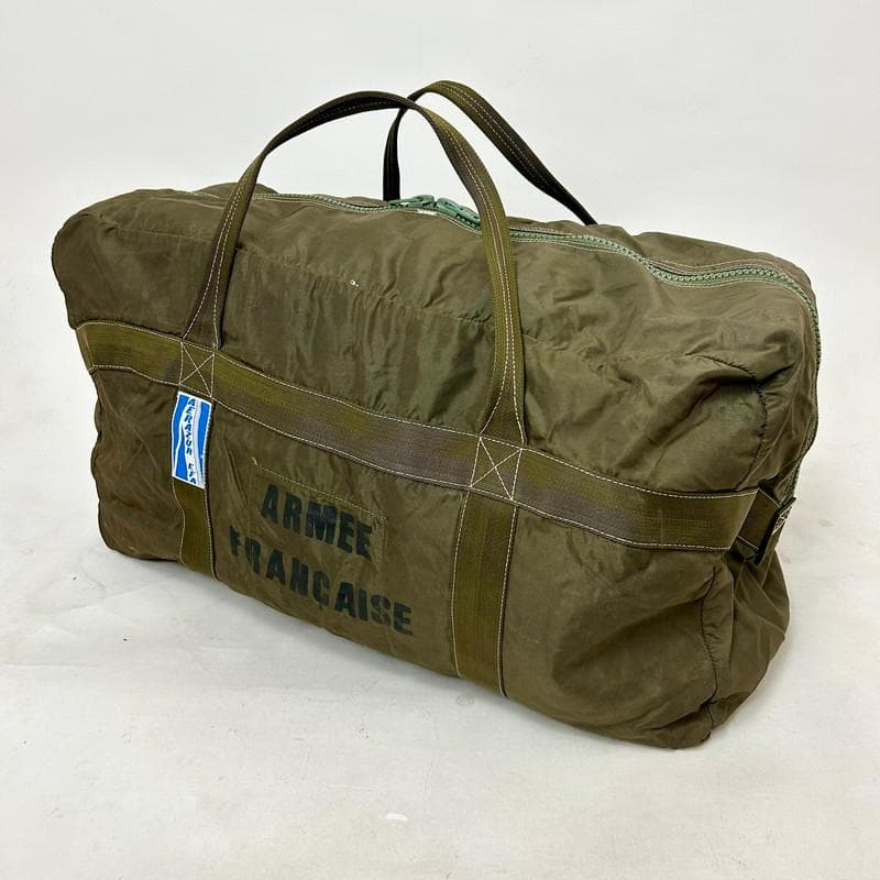 く*け様 【希少】フランス軍 AERAZUR パラシュートバッグ 65L 樹脂製 く*け様 【希少】フランス軍 AERAZUR パラシュートバッグ 65L 樹脂製