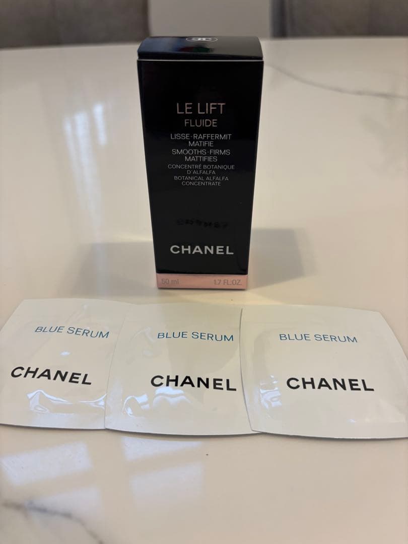 乳液・ミルク CHANEL LE LIFT FLUIDE 50ml + BLUE SERUM
