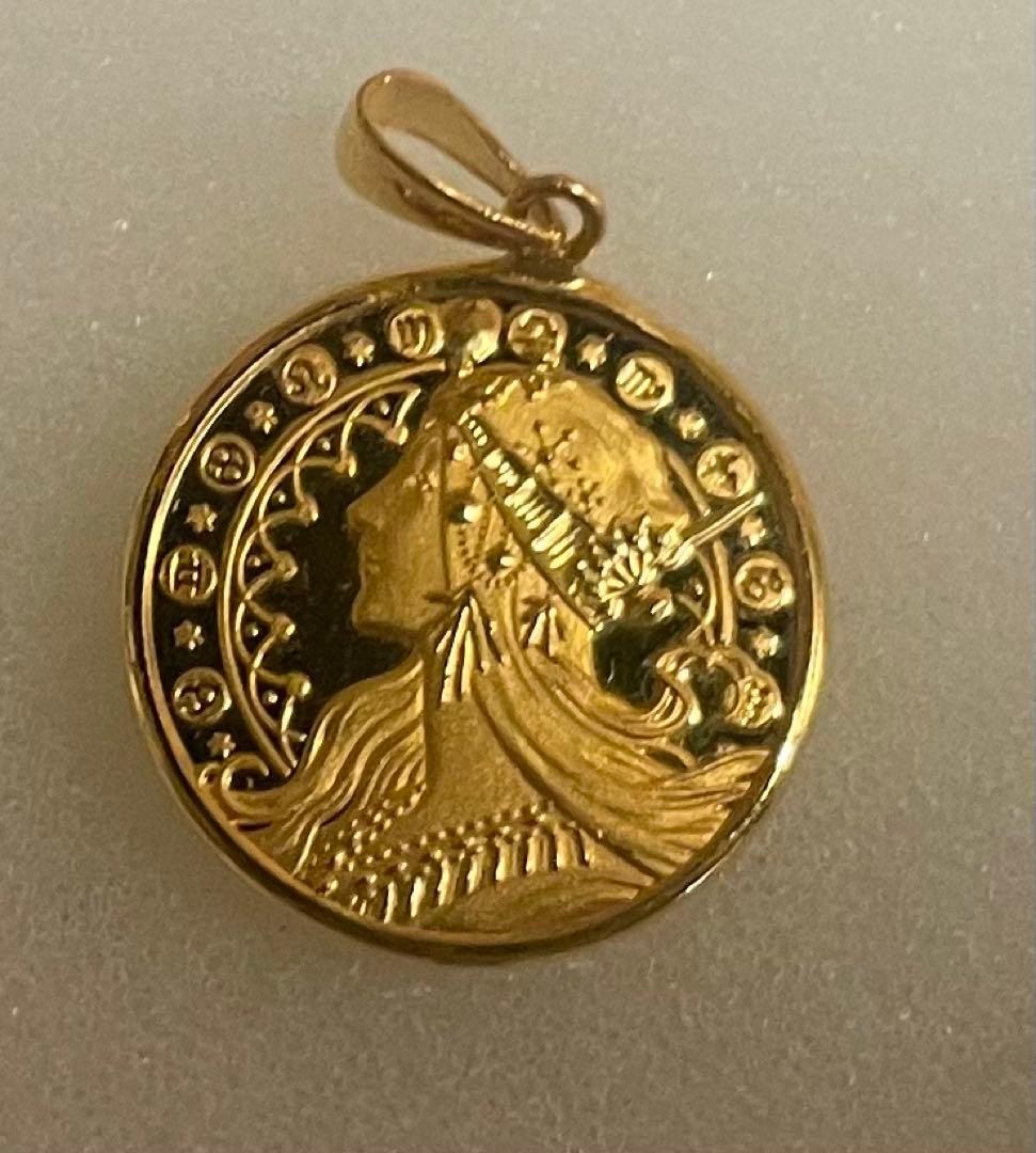 アルフォンス・ミュシャ 130周年 純金999.9 ペンダント - メルカリ