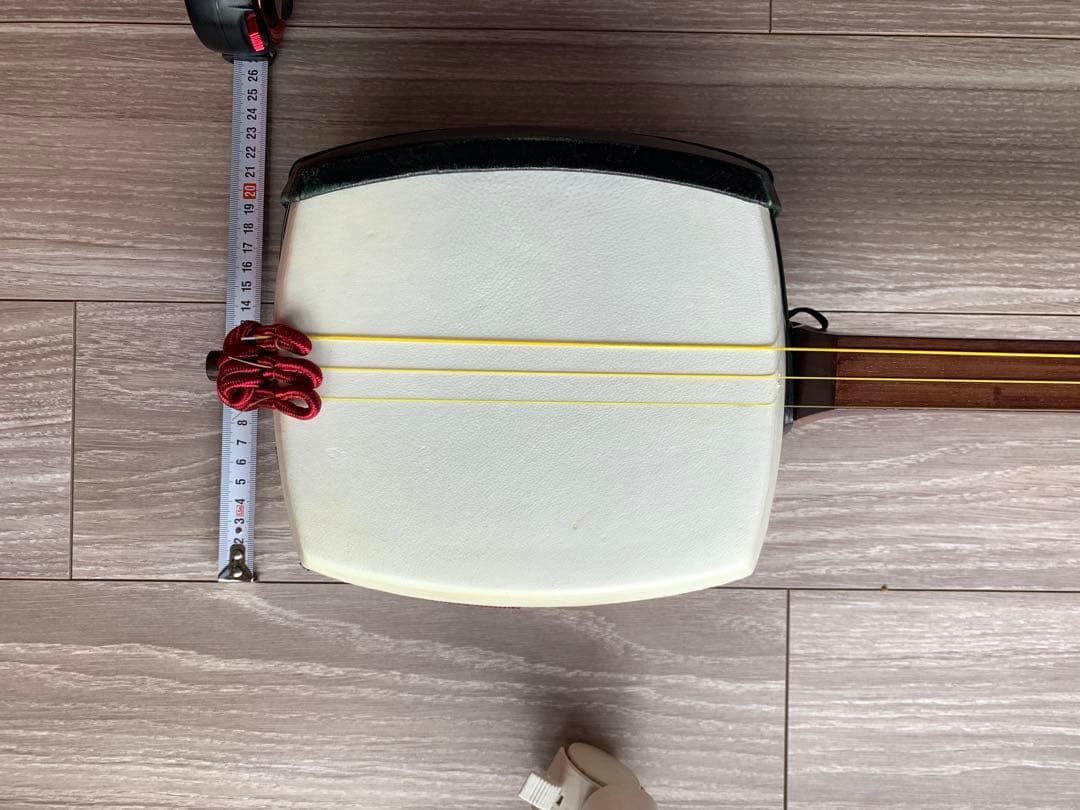 津軽三味線本体皮破れなし天神欠けかんべりなし紅木東さわりありバチハードケース付き