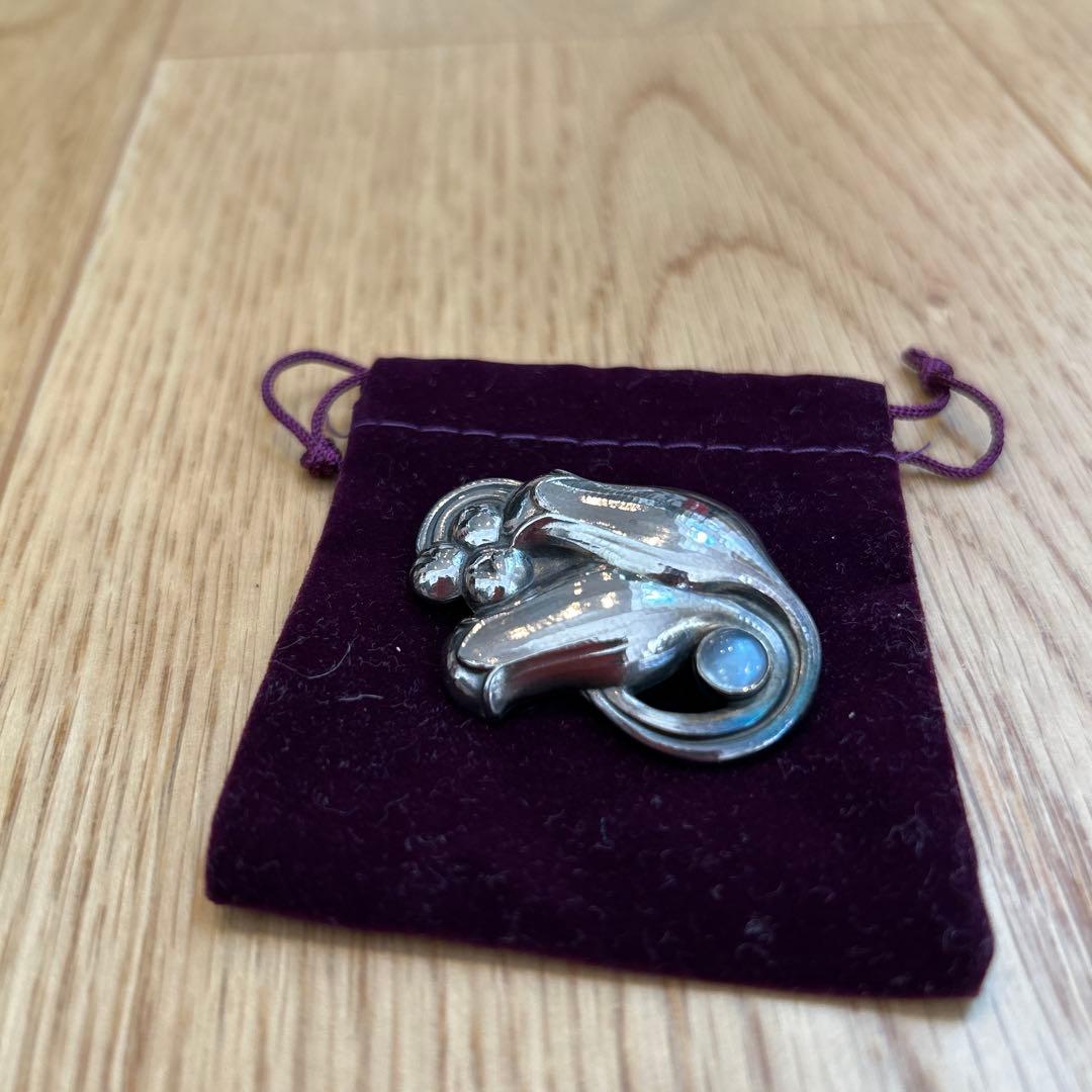 ジョージ ジェンセン silver ムーンストーン ブローチ #100B Georg Jensen（ジョージ ジェンセン） ブローチ ムーンストーン 100B