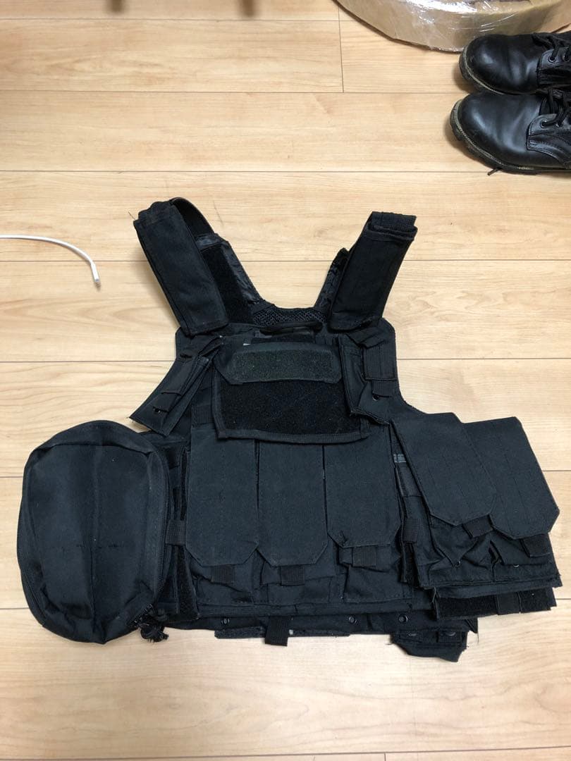 ブラックタクティカルベスト　サバゲー