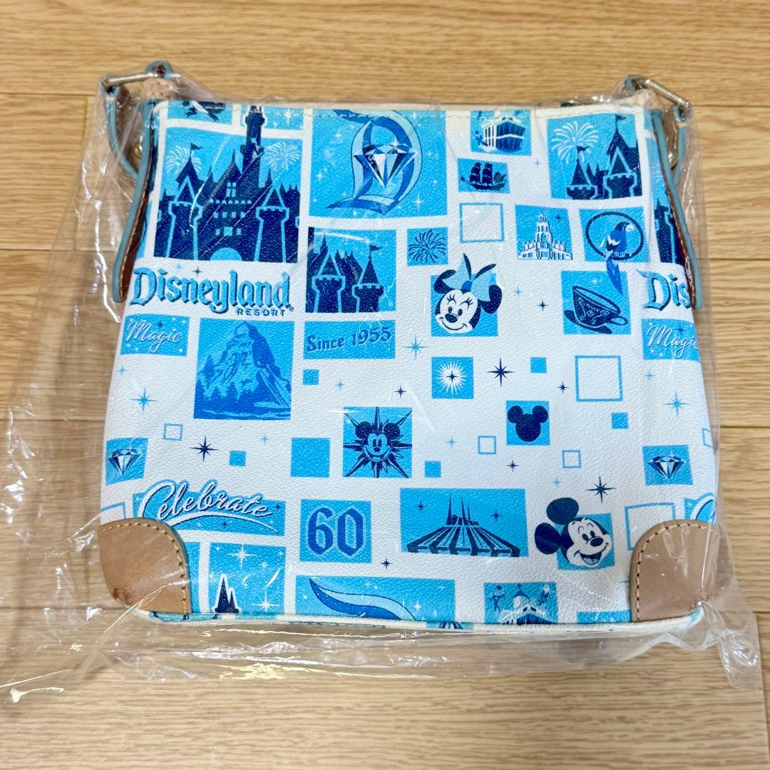 ディズニーランド　60周年記念の　ドゥーニー＆バーク製ボディバッグ　ポシェット