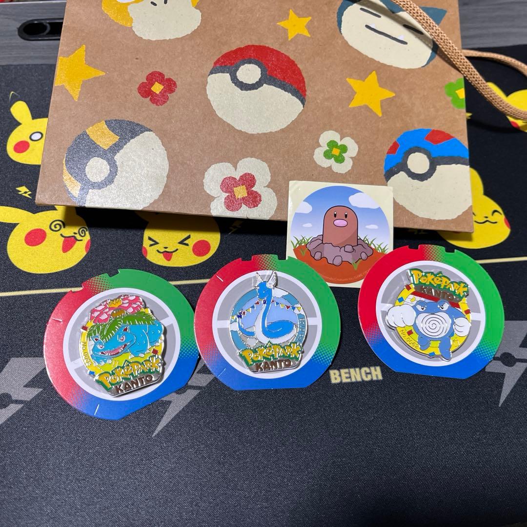 ポケパークカントー　ピンズ　フシギバナハクリューニョロボン