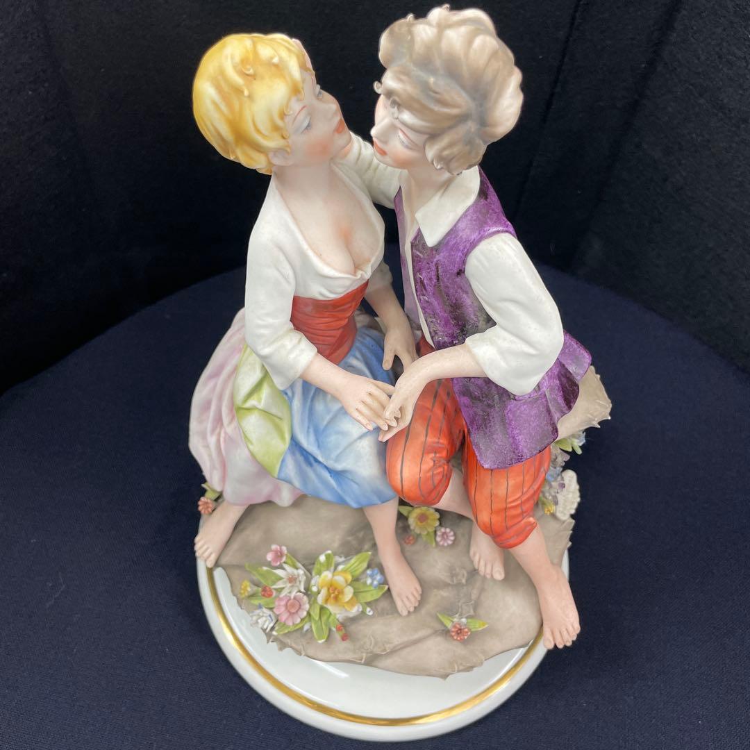 capodimonte marcolin/イタリア製、磁器人形、フィギュリン t005r126 Capodimonteカポディモンテ 少女と白鳥 フィギュリン - メルカリ