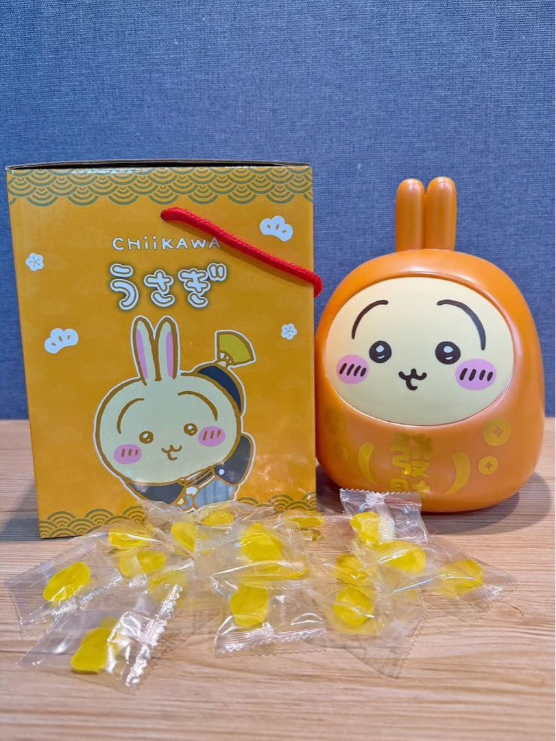ちいかわ　台湾限定　だるま貯金箱　うさぎ