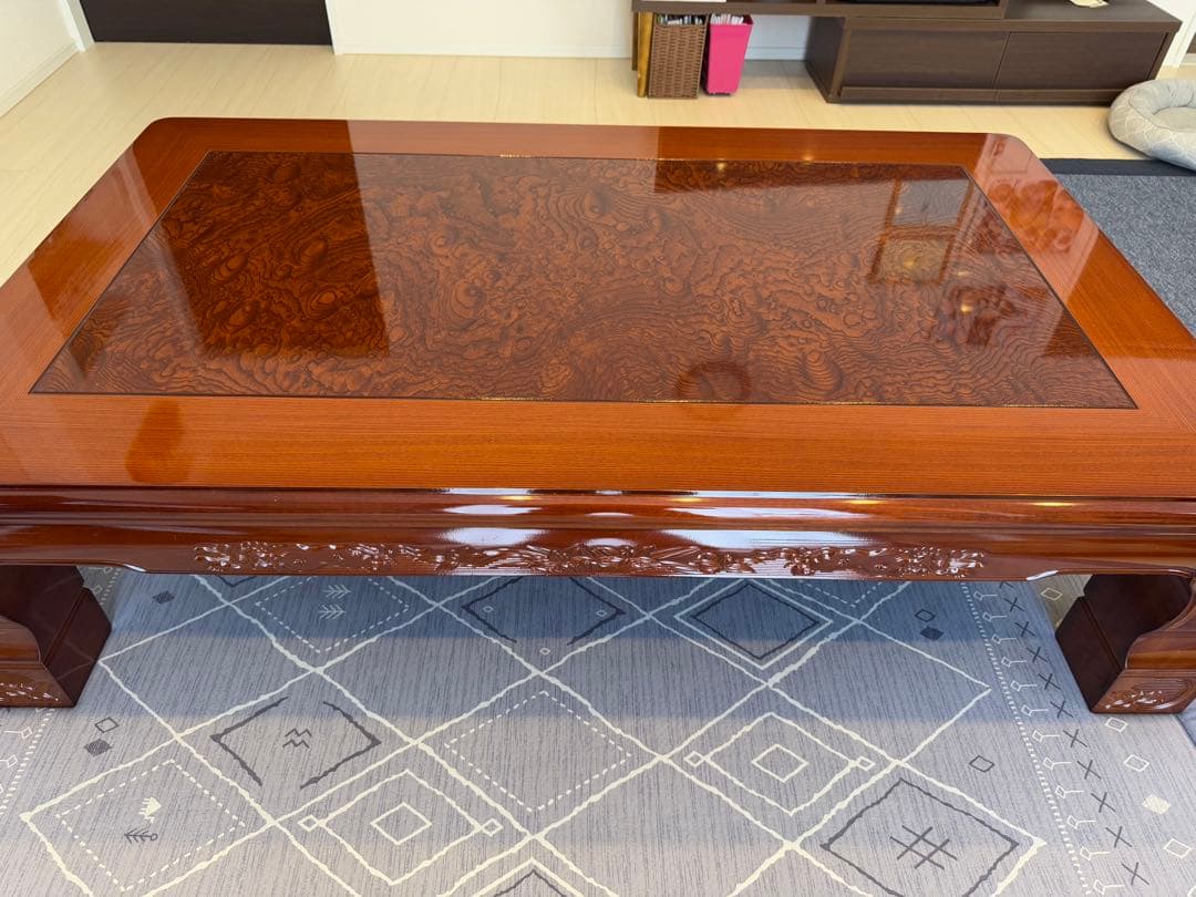 木製彫刻入り座卓こたつ　ダークブラウン