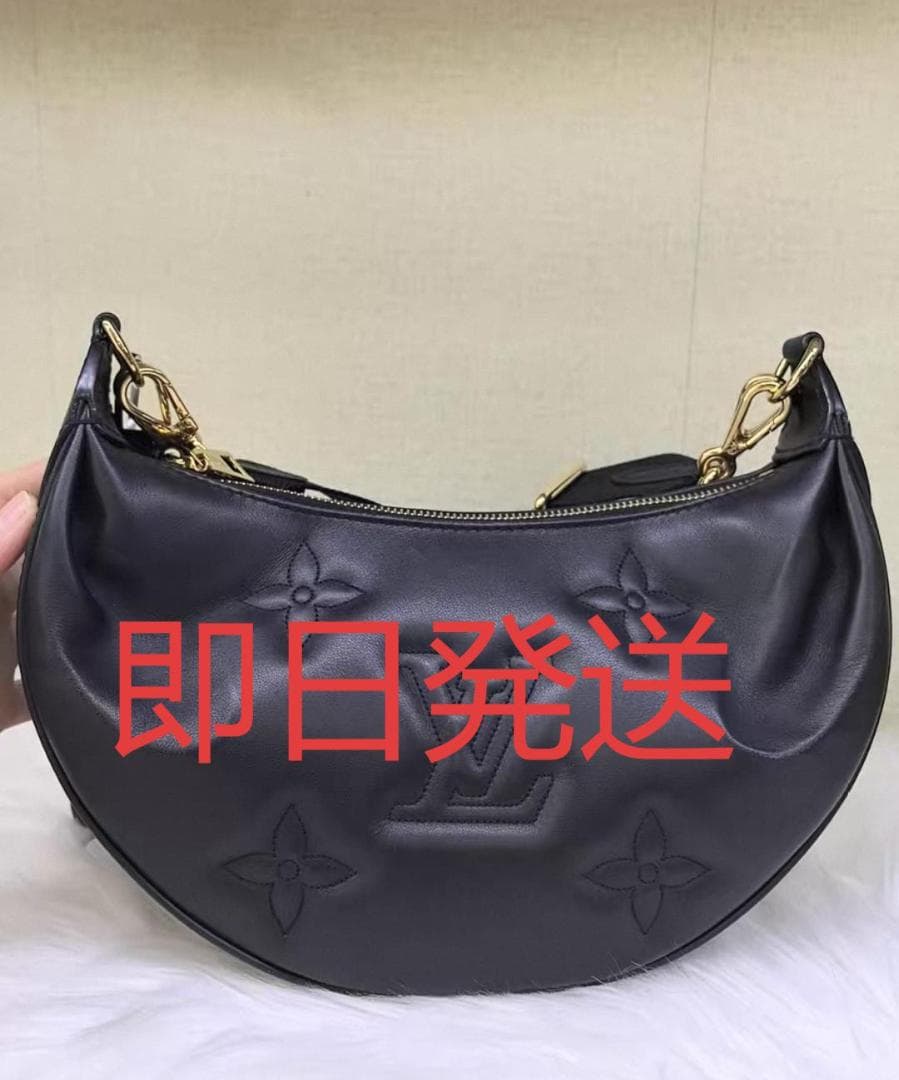 ブラックショルダーバッグ