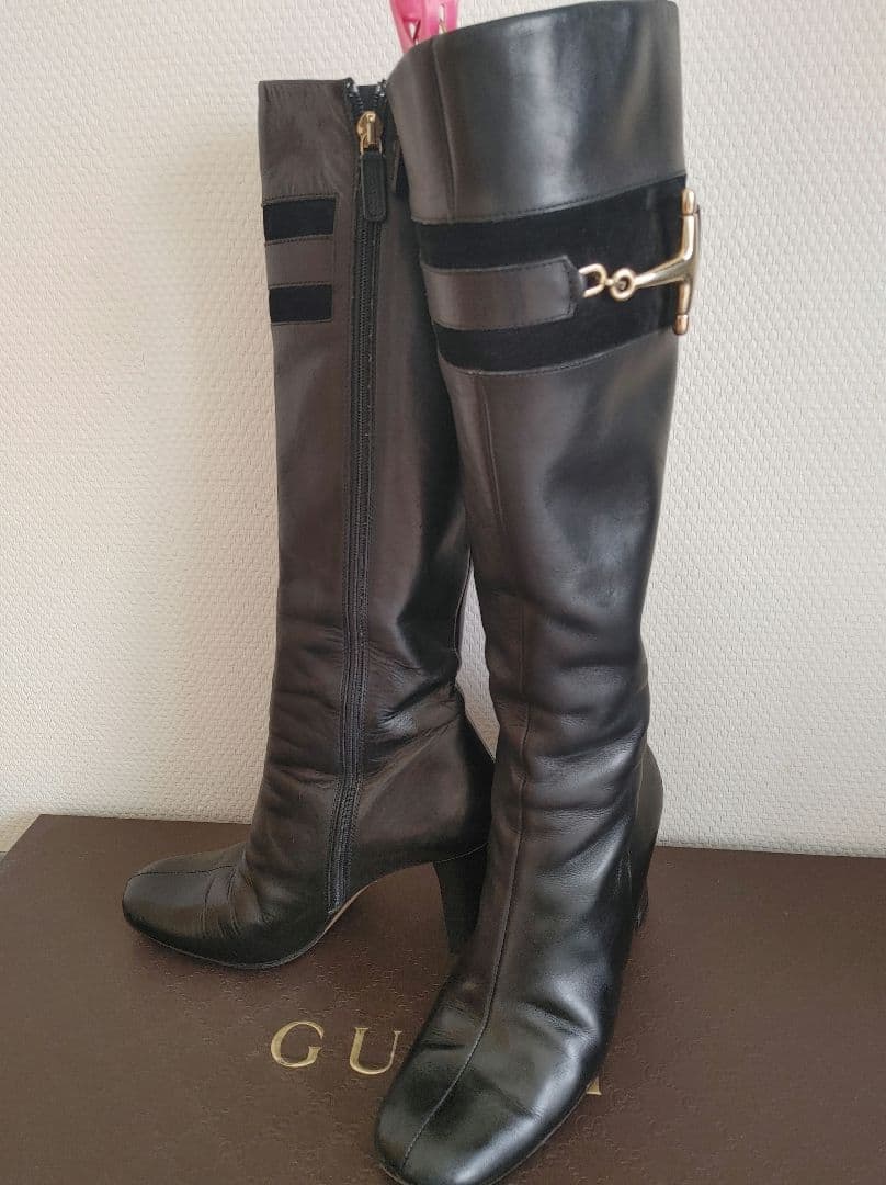 ☆2日間限定セール　元値18500円☆GUCCI　黒レザー ブーツ GGエンボス ディテール メンズ アンクルブーツ ・ブラック レザー