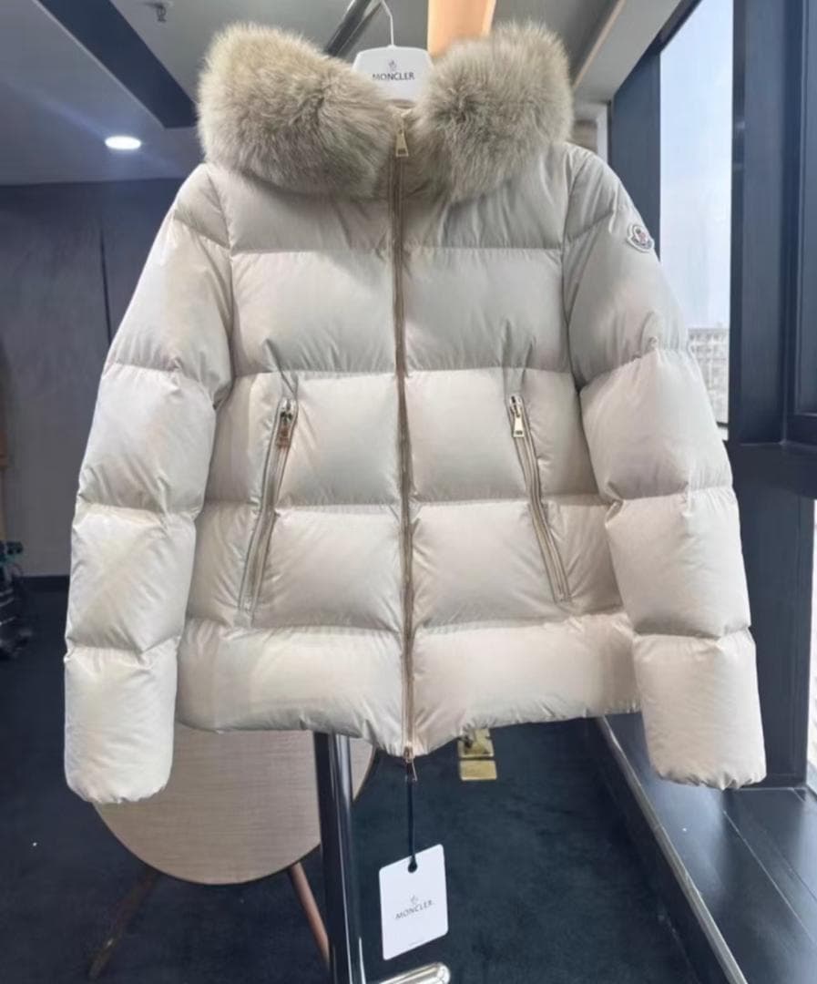 MONCLER フード付きダウンジャケット ホワイト