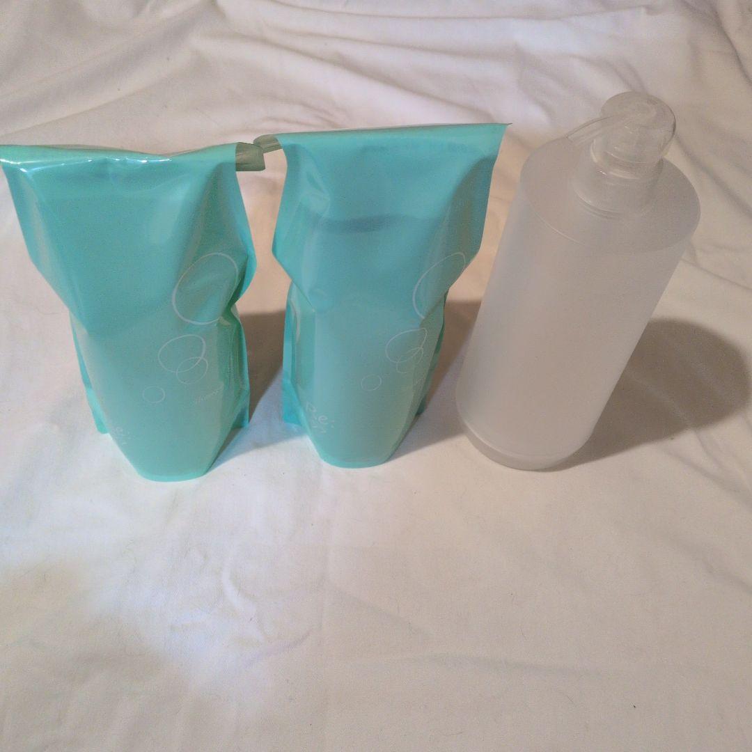 【新品・未使用】アジュバン　リシャンプー詰替え600ml✕２個、専用ボトル1個