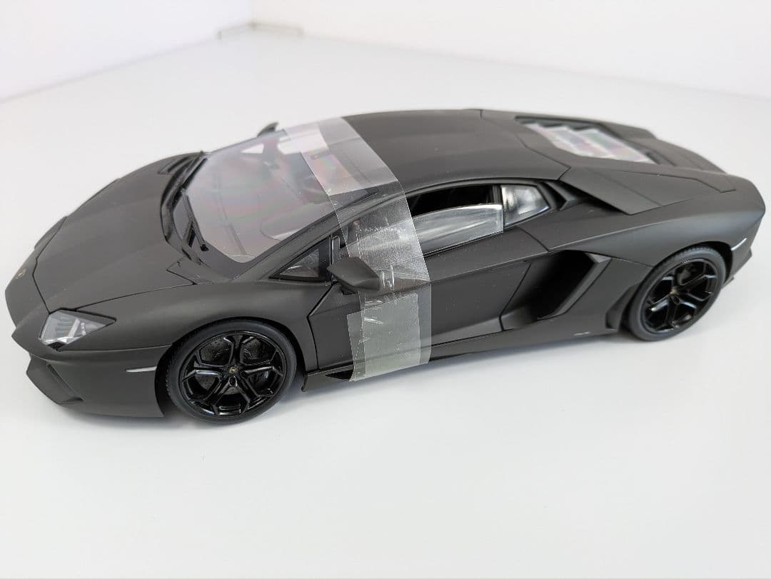 1/18 ミニカー ウイリー　ランボルギーニ　アヴェンタドール 　LP700-4