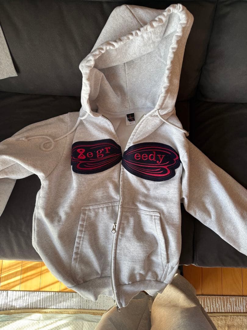 8egreedy ジップパーカー