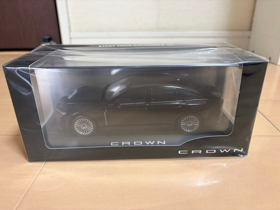 トヨタ クラウン セダン カラーサンプル ミニカー
