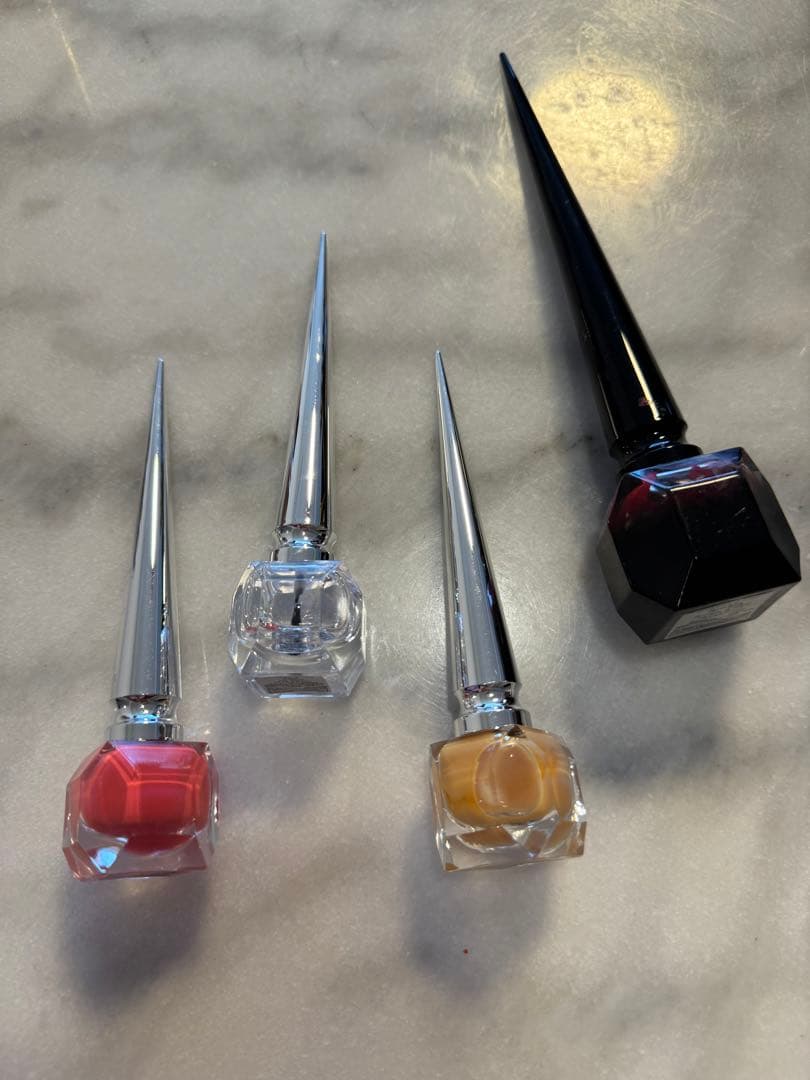 クリスチャン・ルブタン　ネイルポリッシュ　4色セット