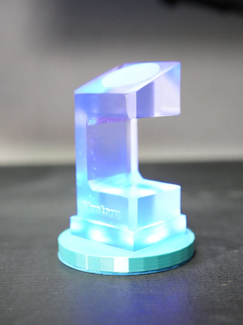 アイスクリアムントル 底面ブルー屈折 腕時計スタンド - メルカリ