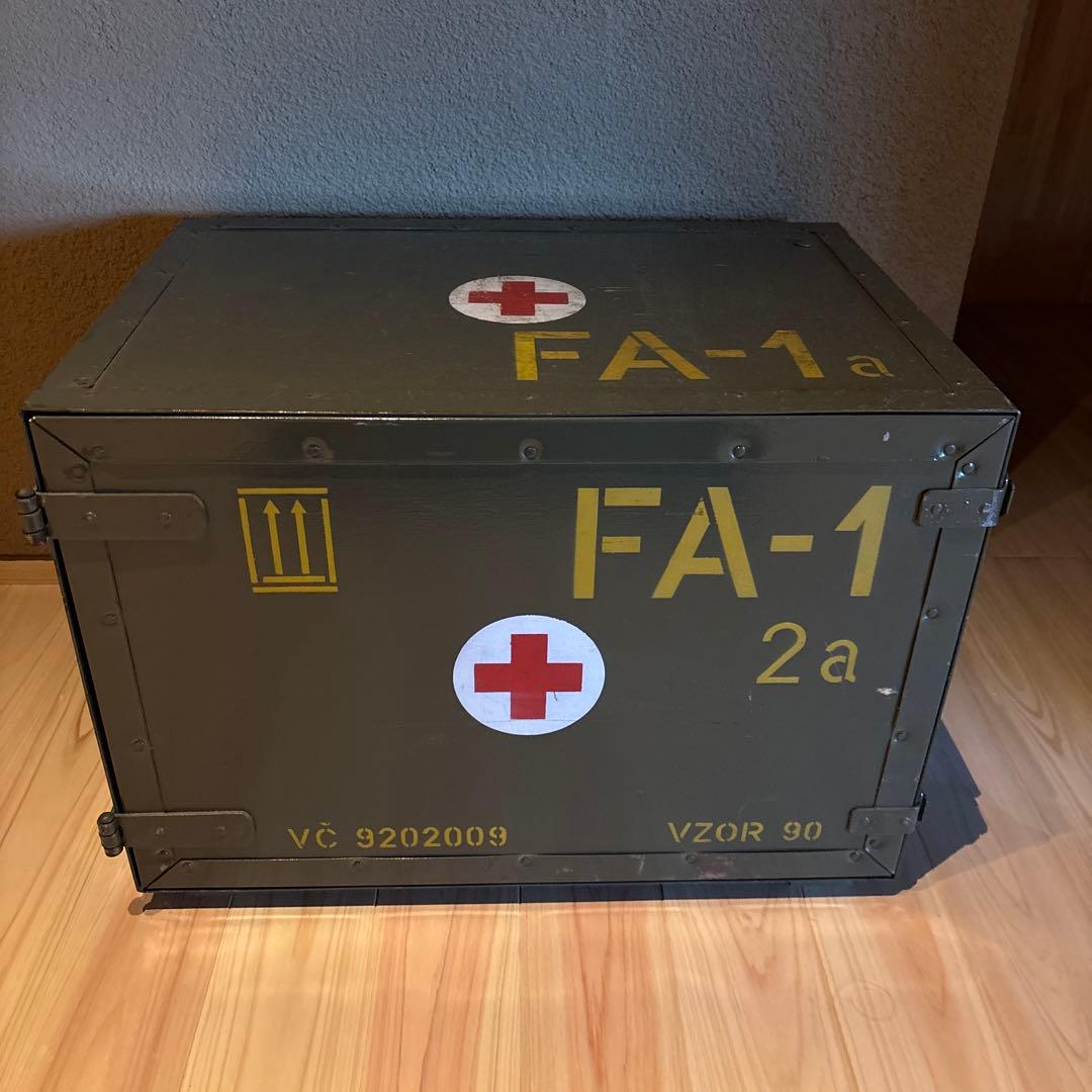 チェコ軍放出品 メディカルボックス ４段引き出し 救急箱 医療品箱