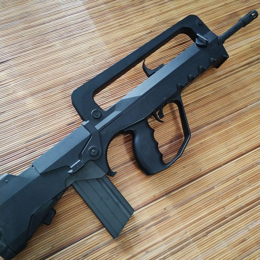 FA-MAS 5.56-F1 電動ガン ブラック