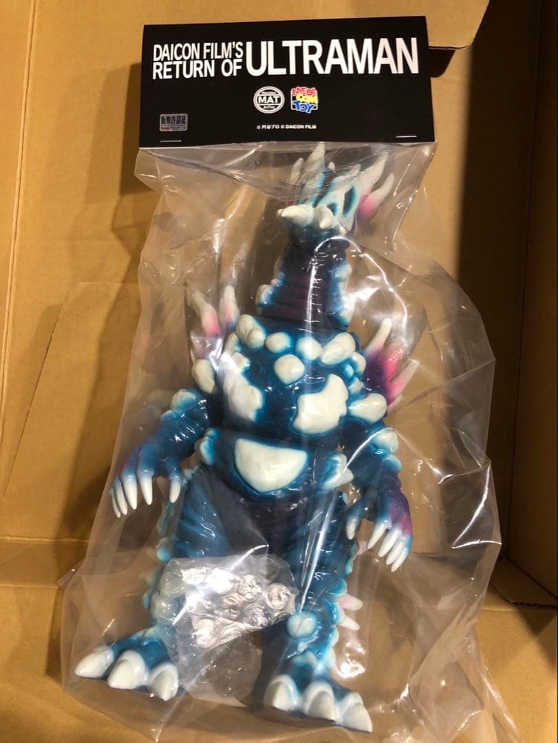 MAT バグジュエル　メディコムトイ　新品未開封　ウルトラマン　ダイコンフィルム
