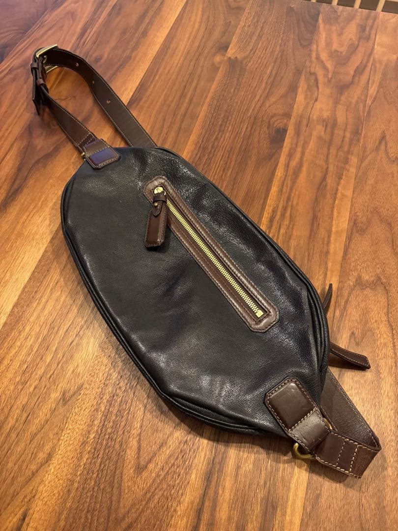 土屋鞄 アルマス レザー ボディバッグ