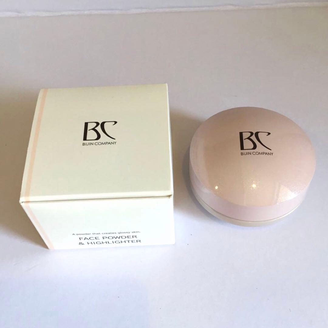 艶肌パウダー　専用歌舞伎ブラシ付き(ケース内) 4g