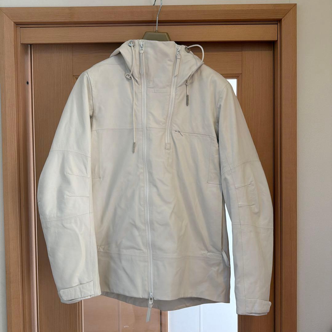 ホワイト　ラムレザーフードジャケット
