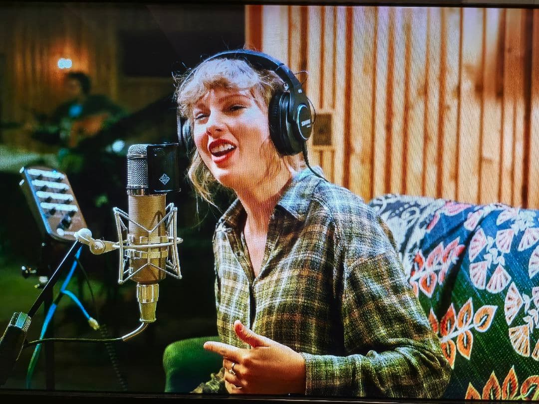 フォークロア: ロング・ポンド・スタジオ・セッションズ』Disney+