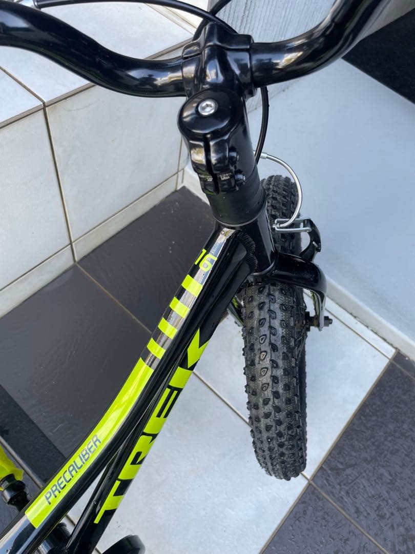 引き取り専用Trek 16インチ 子供用自転車 補助輪付き - メルカリ