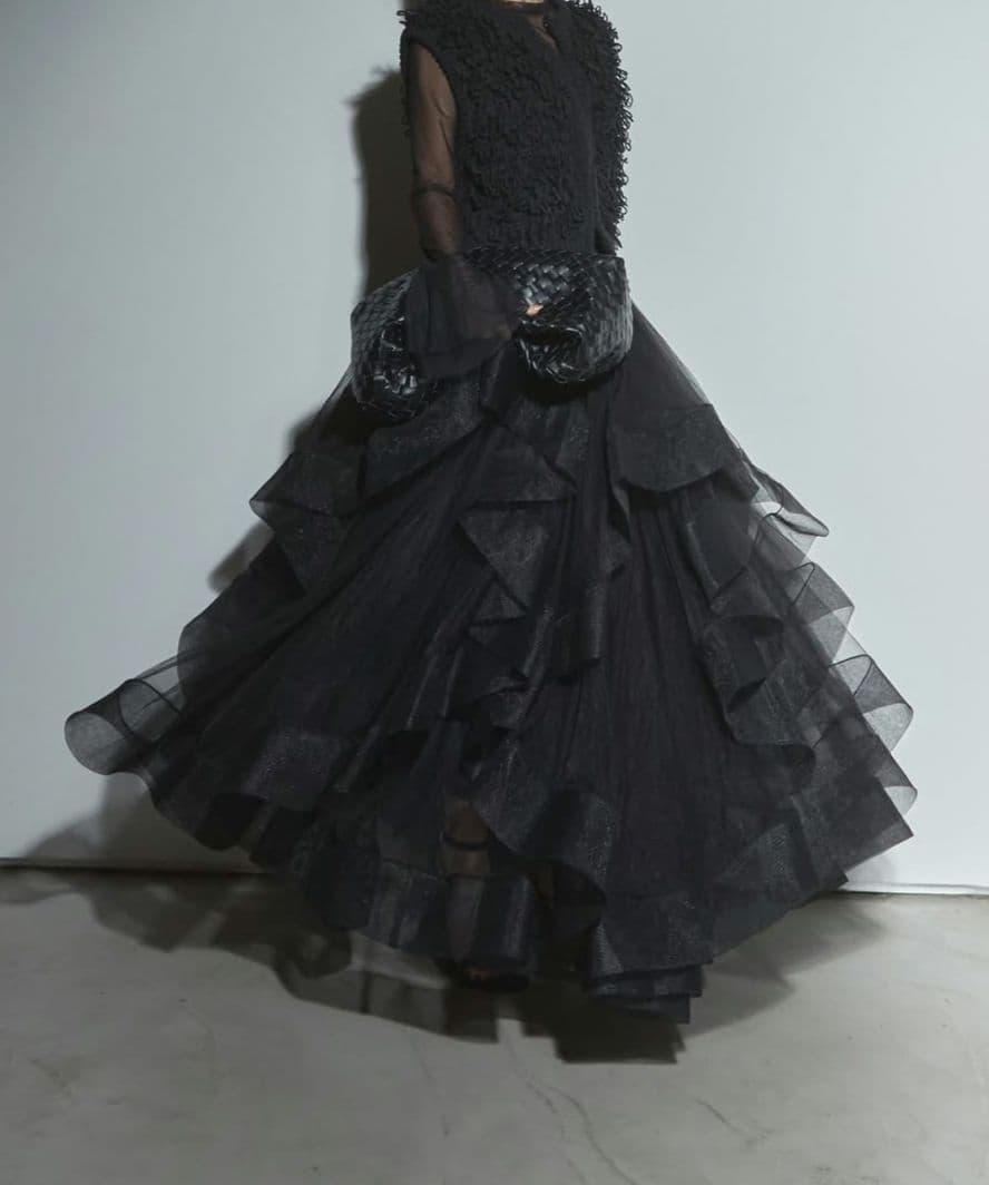 ANDREA&Co ボリュームフリルチュールスカート ブラック - メルカリ