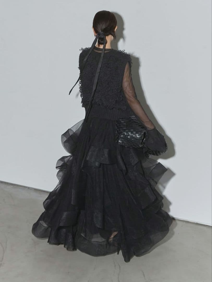 ANDREA&Co ボリュームフリルチュールスカート ブラック - メルカリ