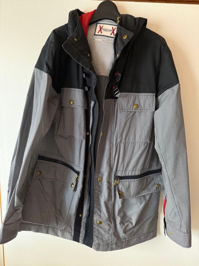 モンクレール ガムブルー MONCLER GAMME BLEU ナイロンパーカー