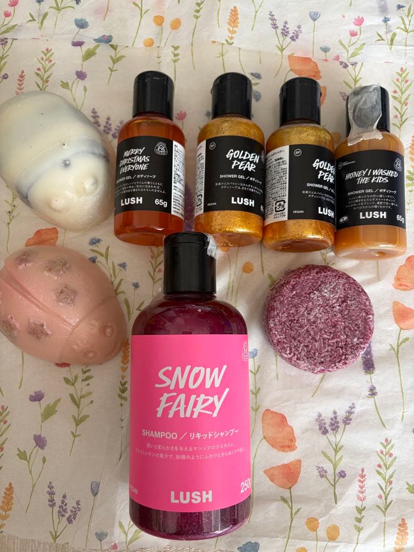 LUSH シャンプー　ボディソープ、スクラブ、ローション　保湿　スノーフェアリー
