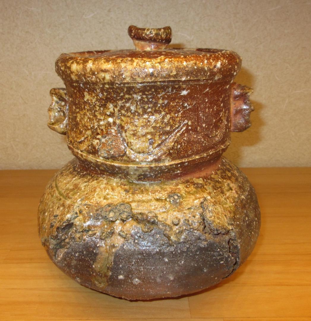 送料込【逢絢亭】茶道具 水指 信楽焼 破れ袋水指 真塗の蓋 高橋楽斎 共箱入り 四代 高橋楽斎(作) 信楽 破れ袋水指 共蓋 塗蓋付 共箱 | 古美術ささき