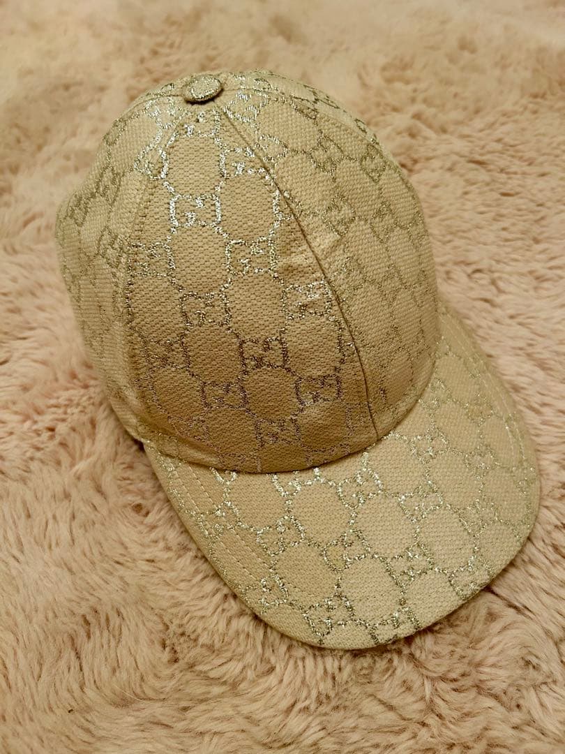 GUCCI シルバーラメ ホワイトGG帽子