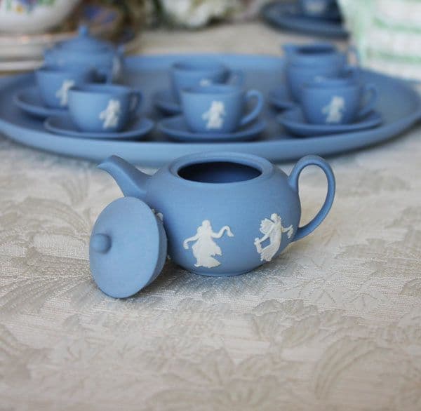 ウェッジウッド ブルージャスパーミニチュアティーセット ダンシング